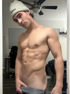 It s been cold out but i m keeping it warm for you giving you