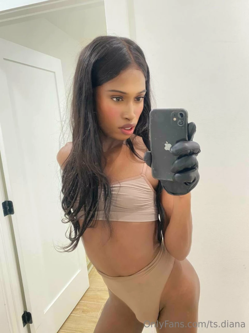 I love latex gloves you can do so many interesting things with them 