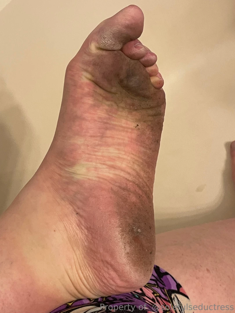 Omg so dirty come clean them for me 