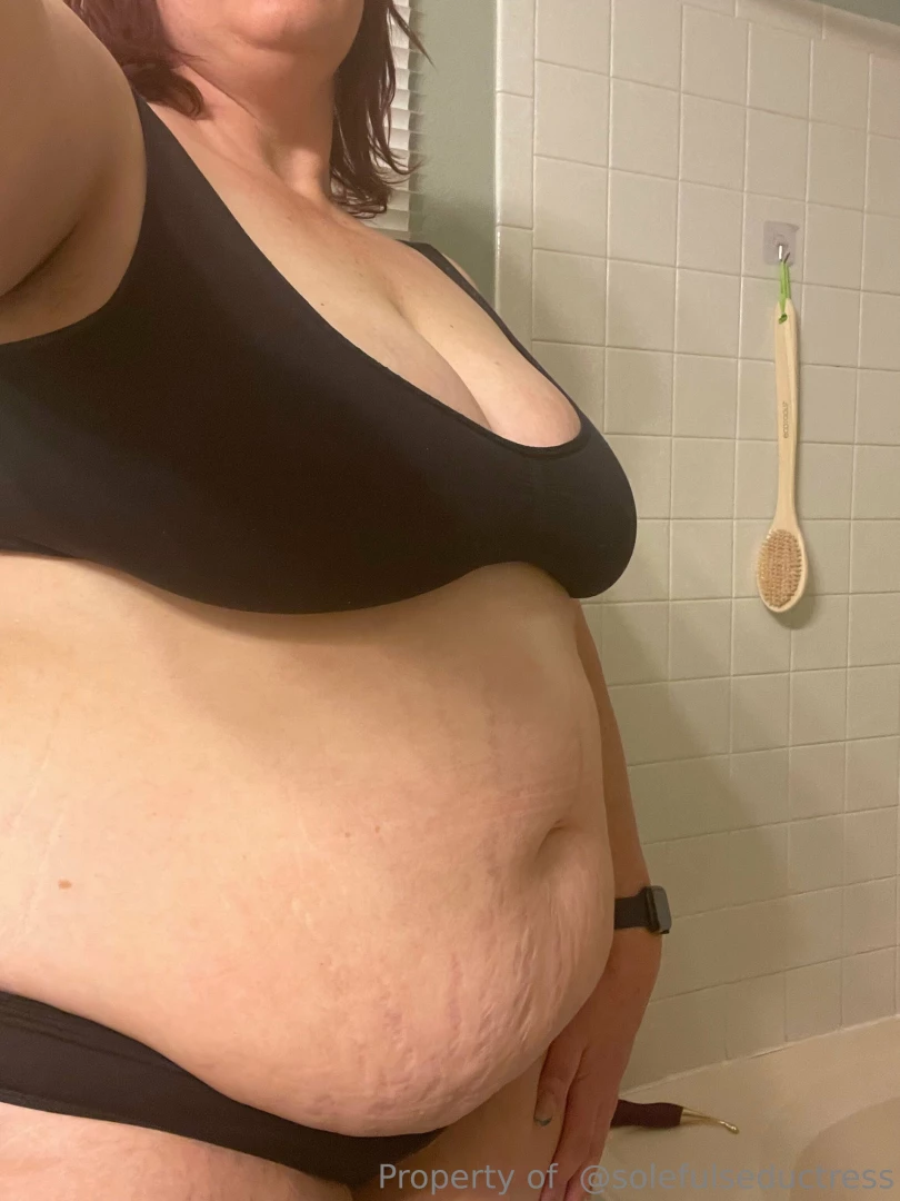 Want to see a nude pic for christmas today send me a tip or get me a 