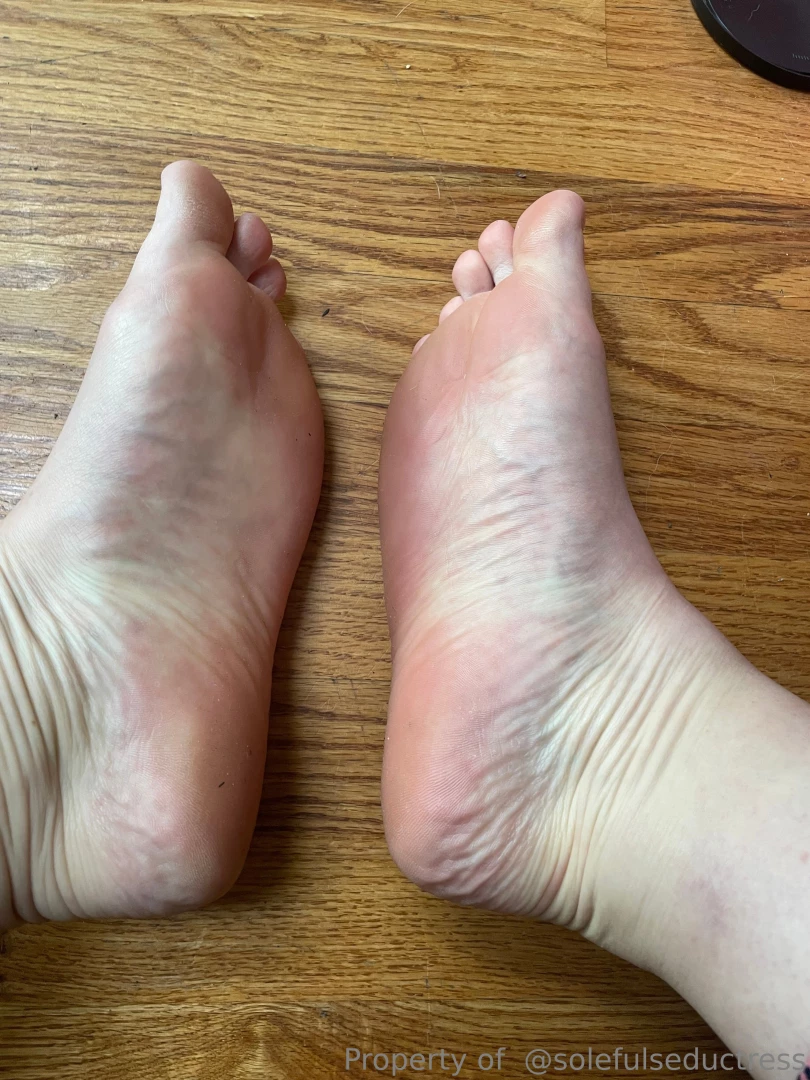 Going to clean my garage barefoot just imagine how dirty my feet will 