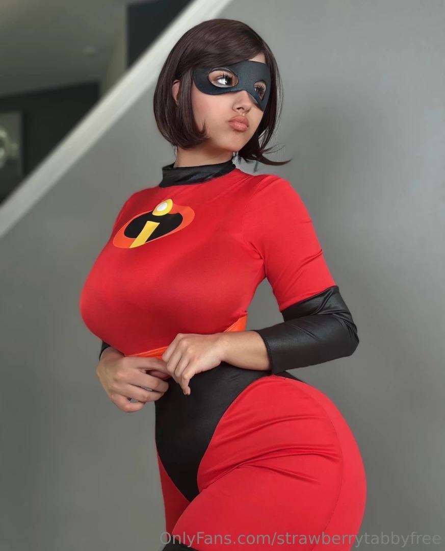 Have you seen the new mrs incredible video she does incredible things 