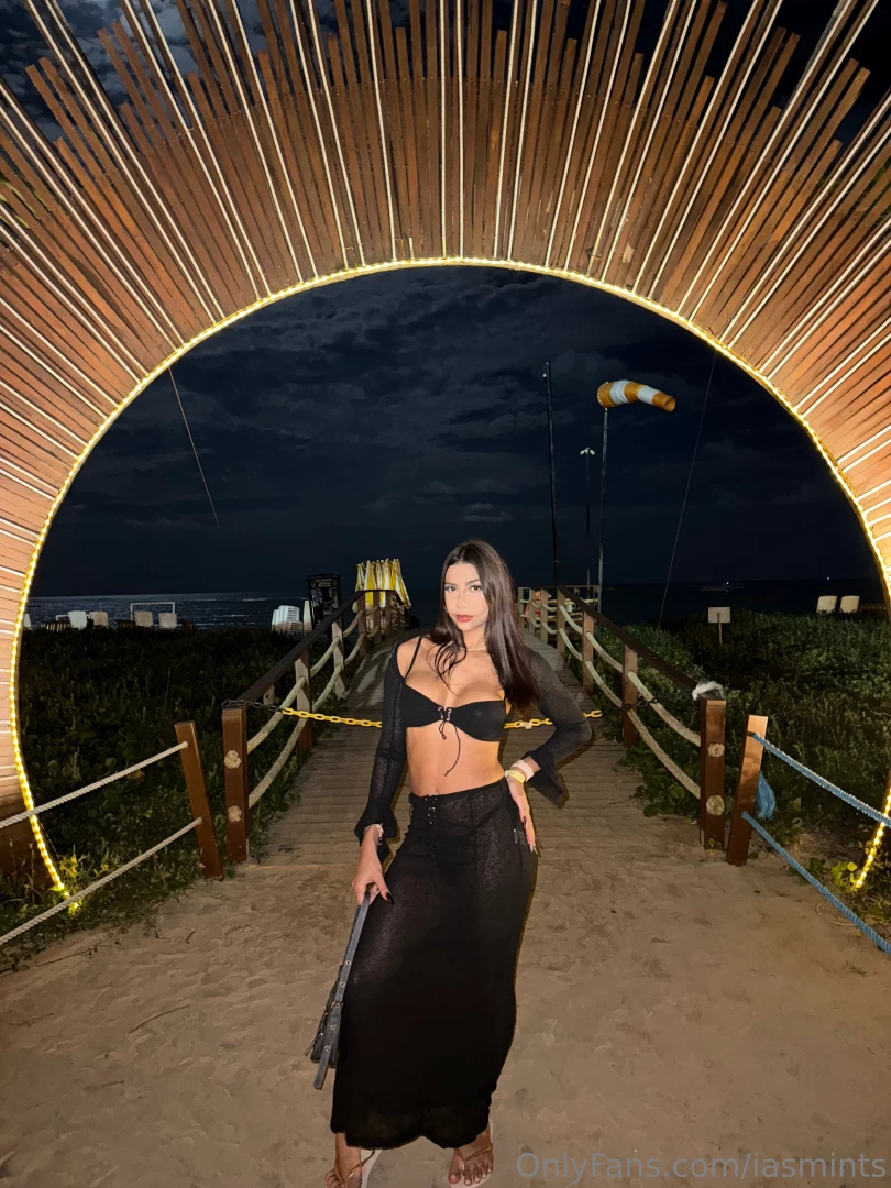 Tell me how beautiful i am in this dress i want to hear your 