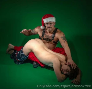 Plot twist santa gets a present this year xxxasherday