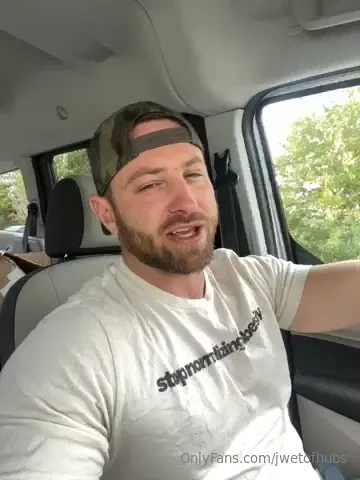 Lives personal snaps that show u more personal life stuff that of 