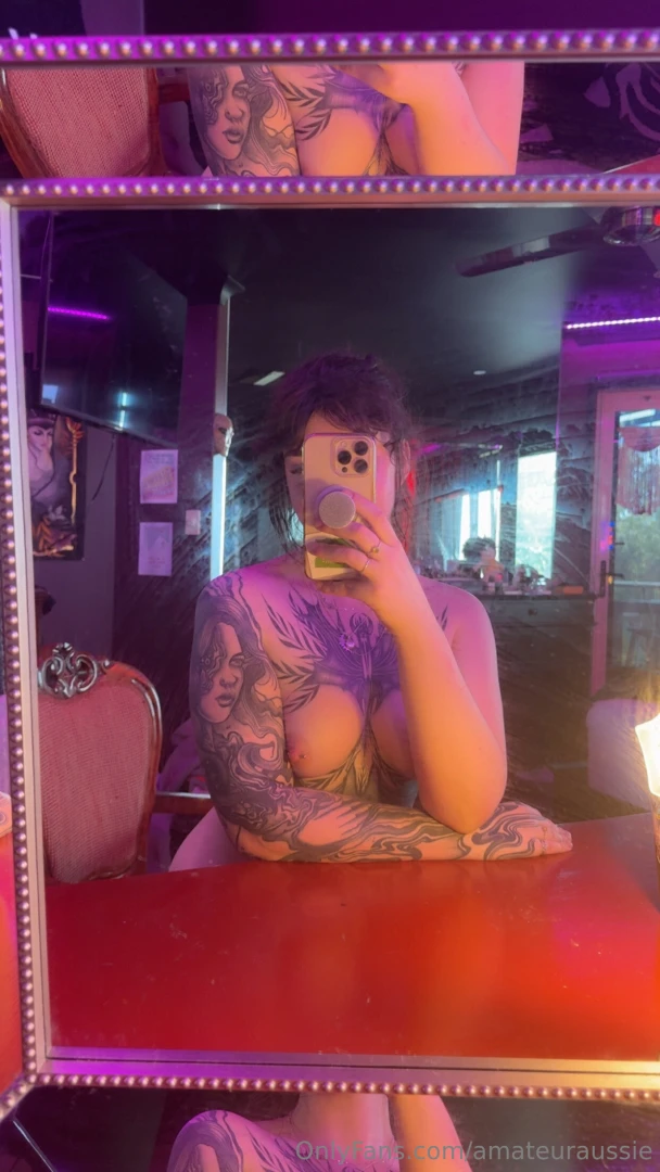 Such desk wow i ordered one of those makeup mirrors with the money i part 1 