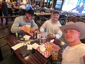 The boys are in vegas what should we do tonight