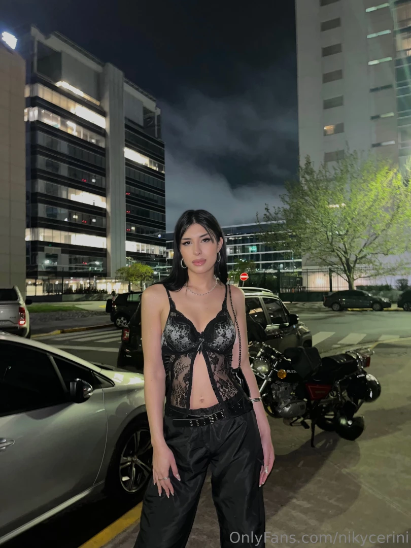 Wanna get lost in the city with me 