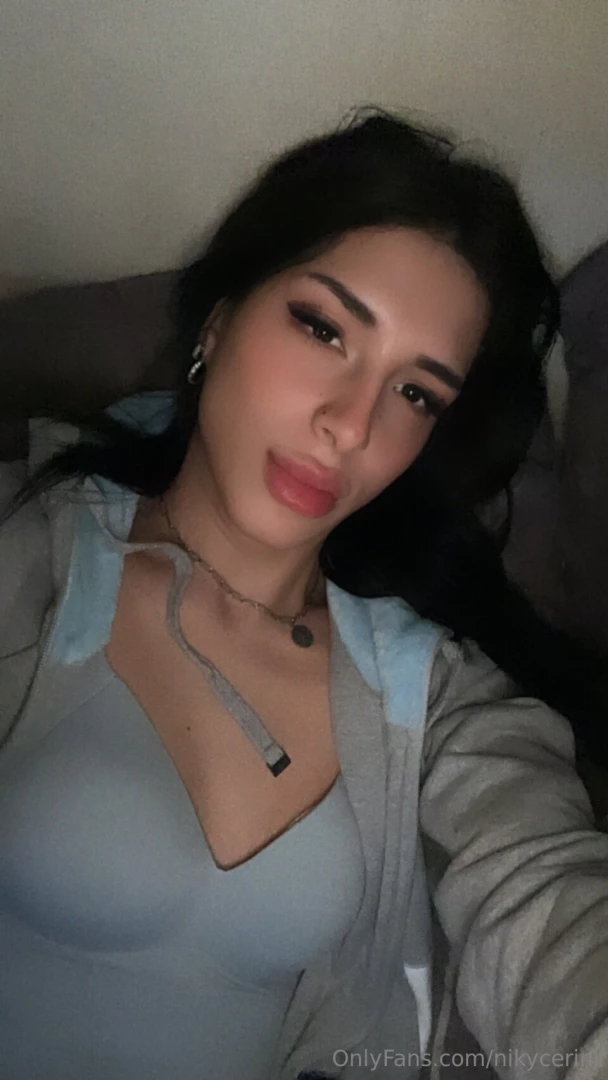 I wish someone is here with me rn 