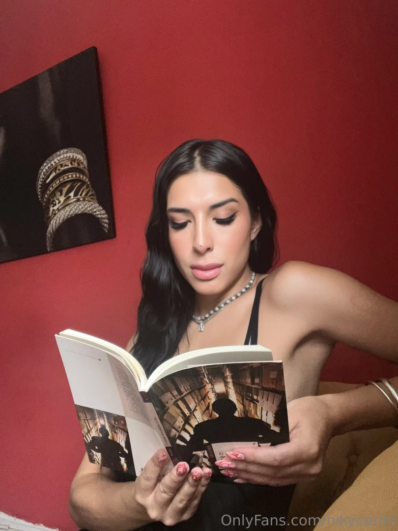 Wanna read book with me 