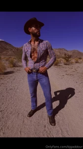 Brokeback biscuits is oh so thirsty can you quench his thirst want to part 5