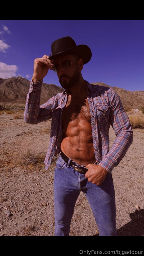 Brokeback biscuits is oh so thirsty can you quench his thirst want to part 2 