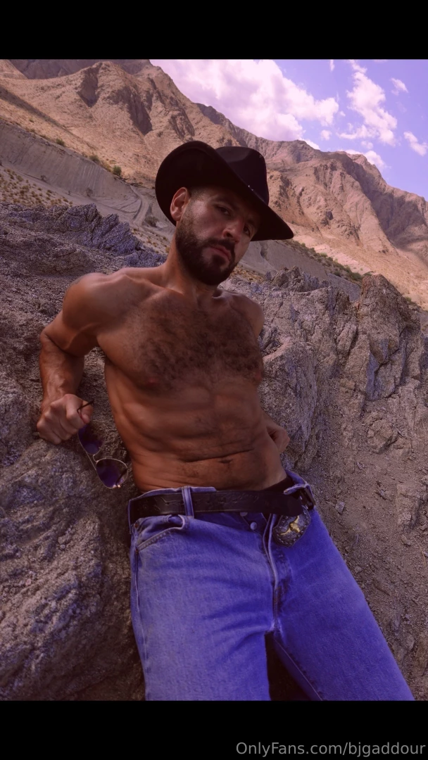 Brokeback biscuits is oh so thirsty can you quench his thirst want to part 3 