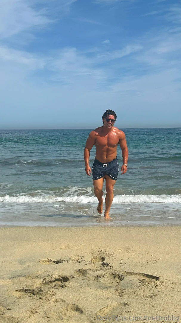 If i asked you to put some sunscreen on my back would you leave me 