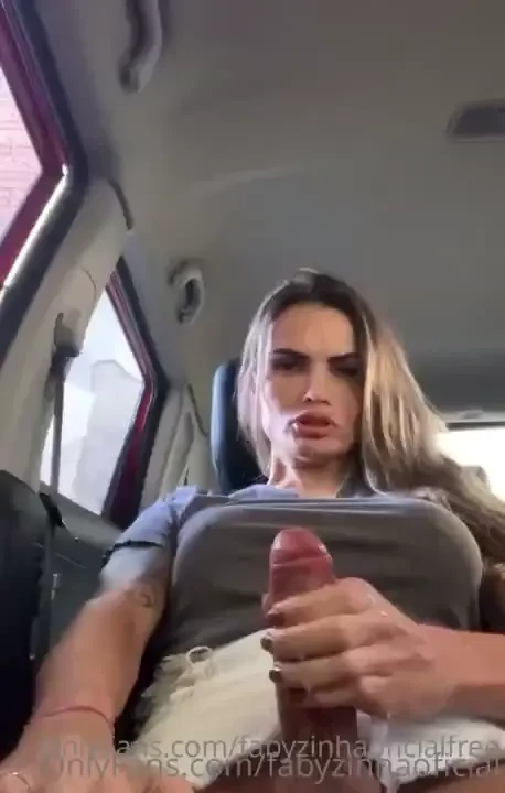 Enjoy how i masturbate in the best and most delicious way in my car 