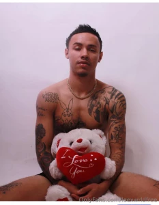 Can i be your valentine unlocking my dms for a day