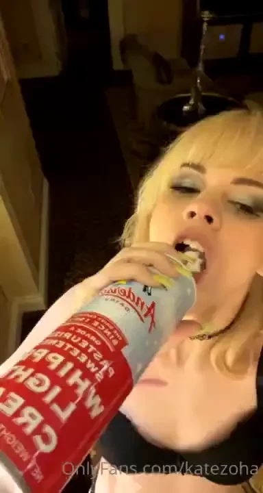 Who wants to cream my pie dm me now for the bake sale 