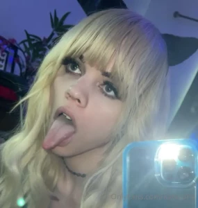 katezoha - Lemmeeee lick yewww ___ humpday___ 