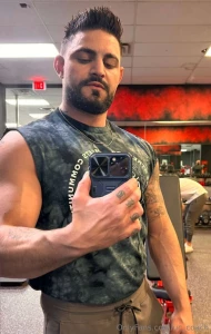 Quick selfie before i get my workout on how do i look