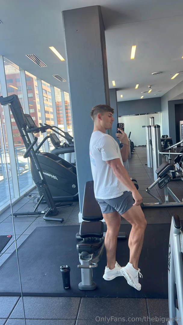 Arm day but looks like it was leg day 