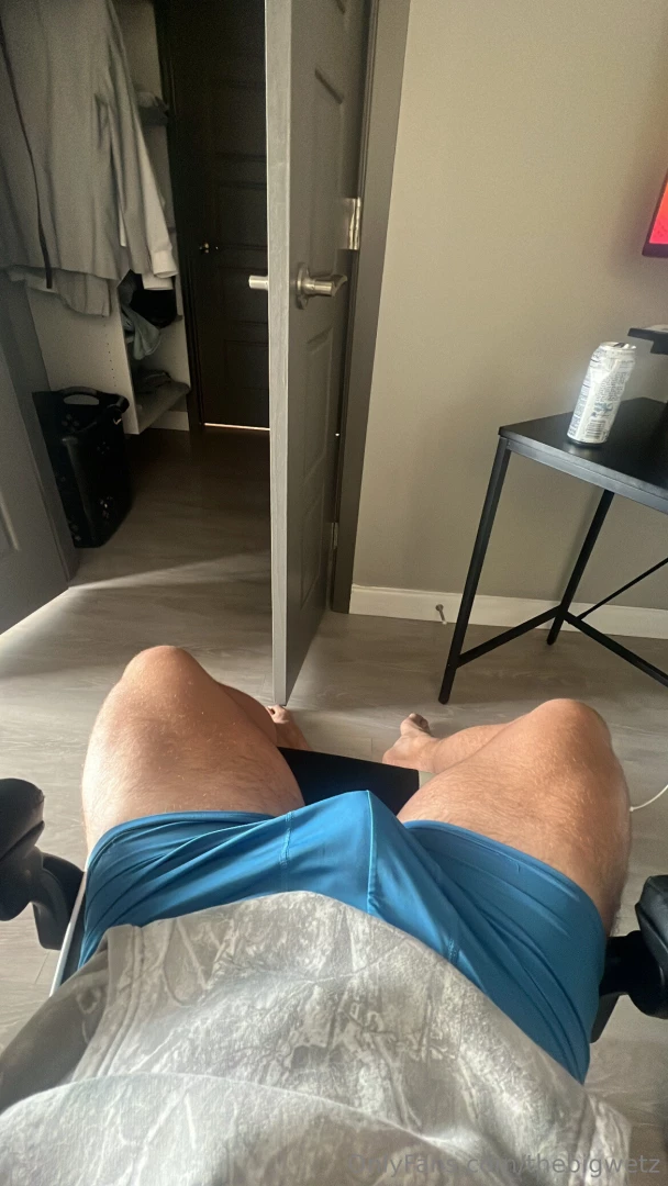 Would suck me off while i game 