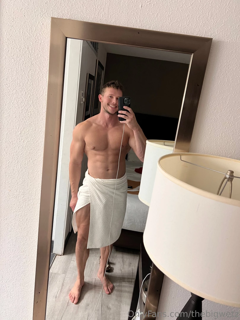 My bro is looking hugeeee go check him out colton voss 