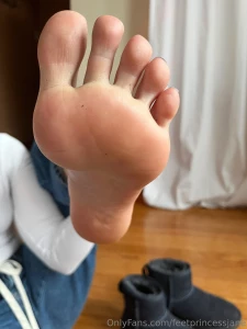 Would you lick the lint from between my toes part 2