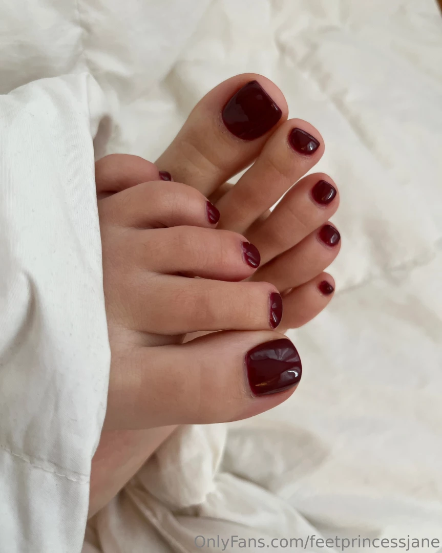 What s your favorite thing about my toes i love how they look when 