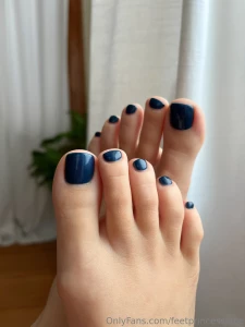 I like guys who get hard for fresh pedicures