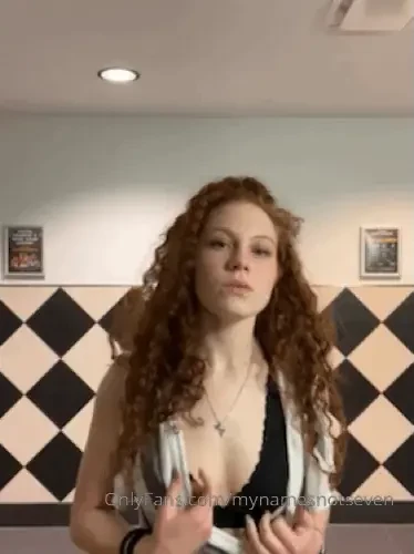 Pov i m on a date and you re the bathroom mirror 