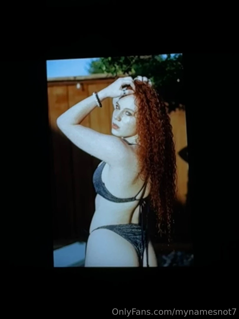 Lol if you re up right now congrats you get to see a rare photo of me 