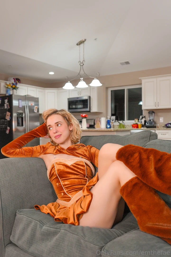 Merry christmas my loves or should i say merry fae-mas part 1 