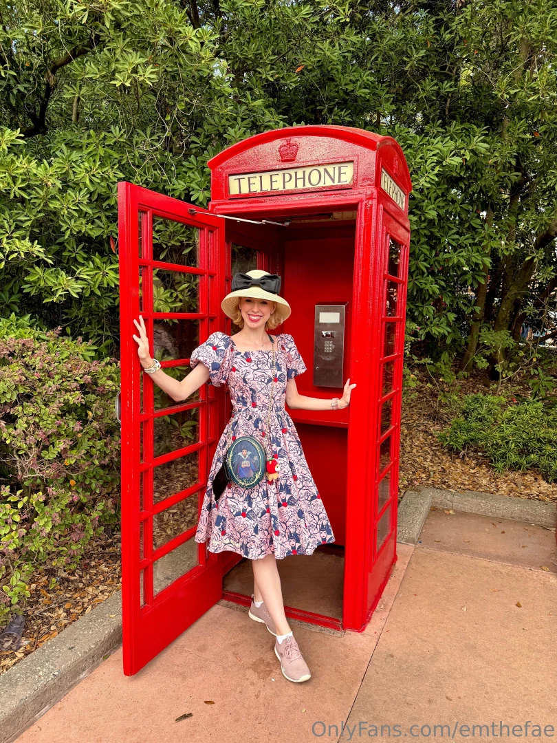 Poll time do you prefer to purchase content from of creator s walls or 