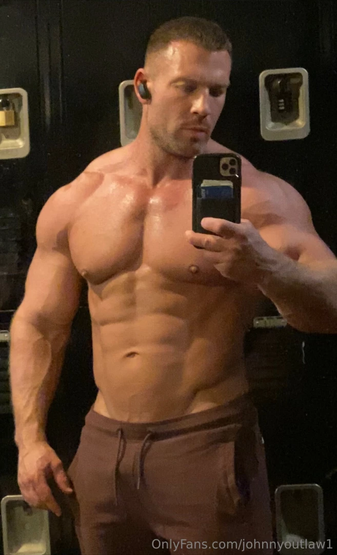 Abs that demand attention hard work pays off 