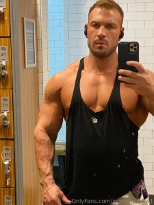 Mirror check gains on point