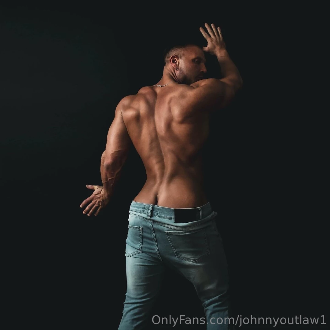 Loving the sizzlin view from behind 