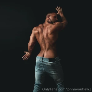 Loving the sizzlin view from behind