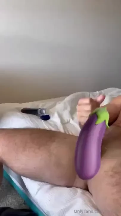 Turn your sound on for this huge dick and giant load 