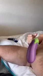 Turn your sound on for this huge dick and giant load