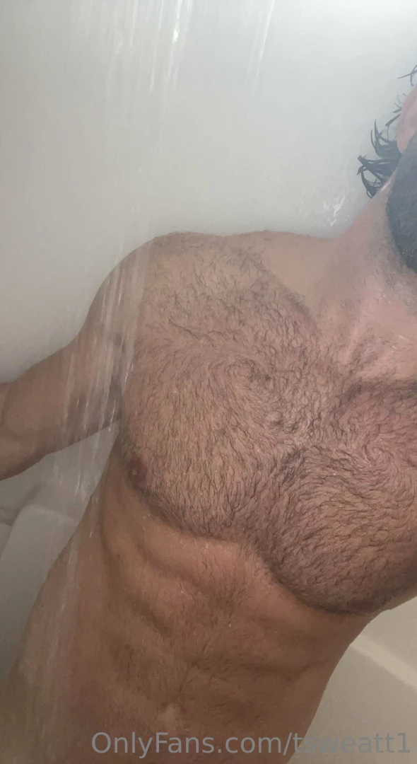 Had to wash off the sweat from the gym should ve seen my clothes haha 