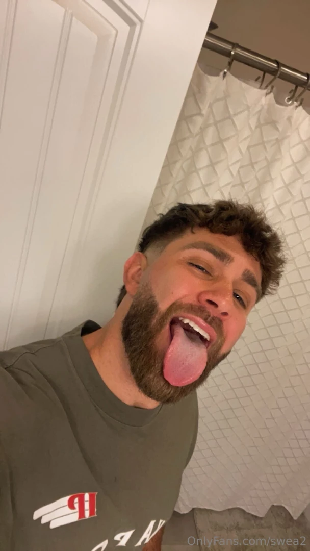 Raise your hand if this is enough tongue for you 