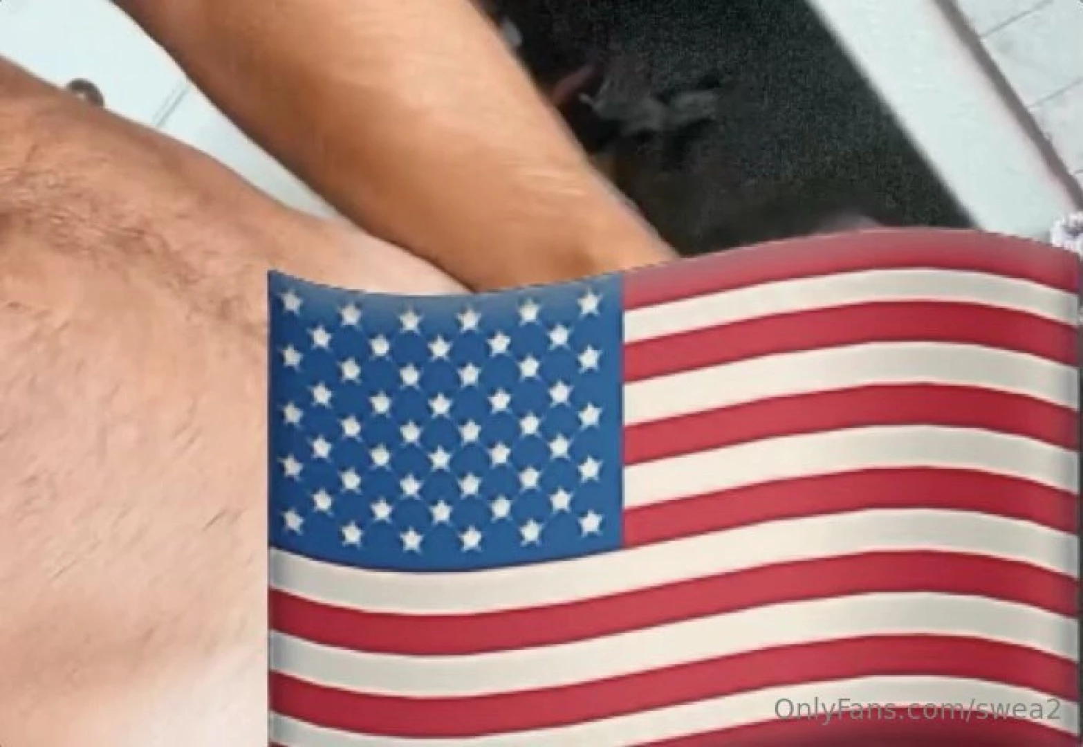 Ass pic and dick vid to keep this holiday weekend going strong 