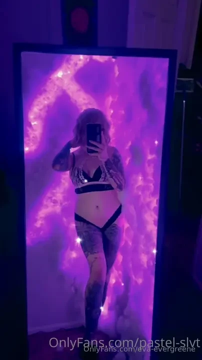 Want a personal dance let me know i will get my camera ready https 