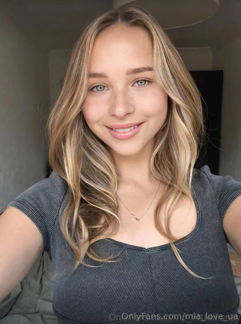 This innocent cutie vip_littledisnay loves to ride a big dick she part 365 