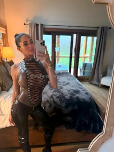 Today i m feeling in control ready to submit completely to me dm