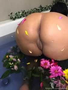 The bath bomb was trying to exfoliate my butthole lol