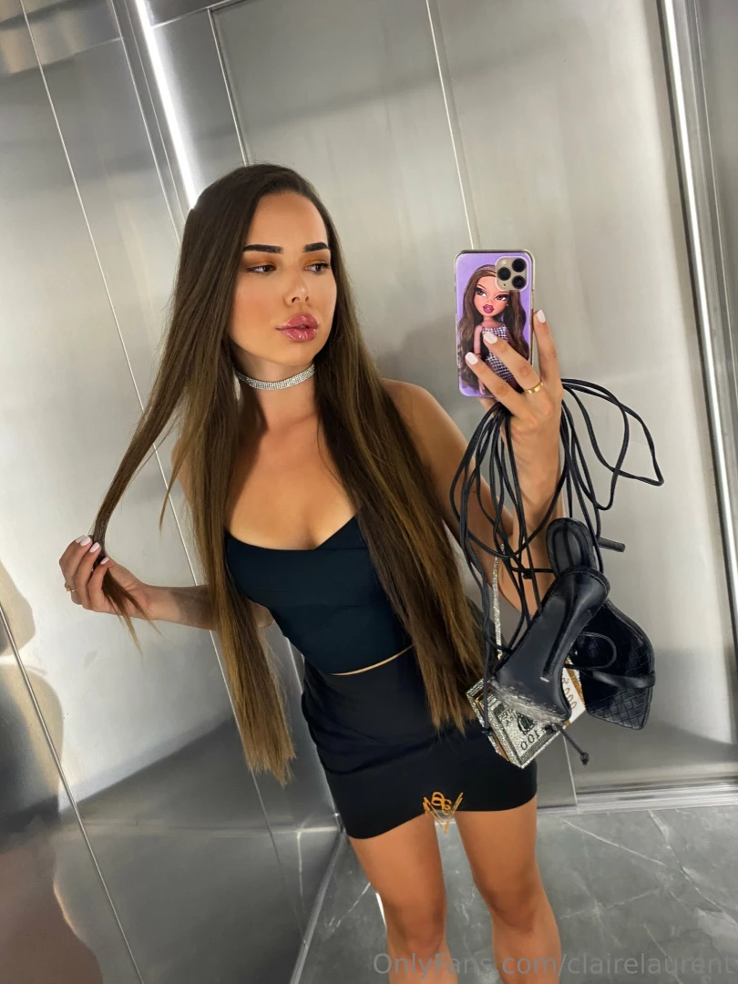 This outfit yes it looks better on me 
