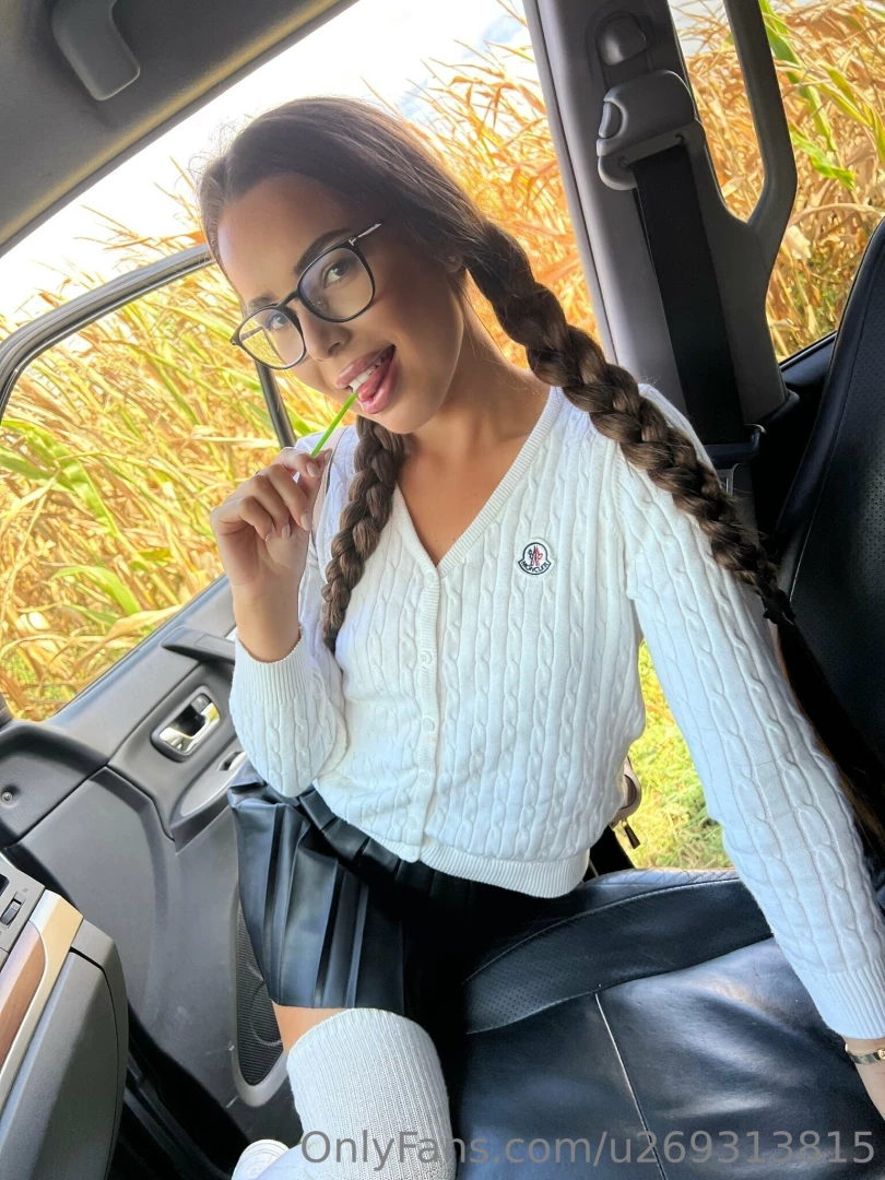 Tip 15 and get 3 slutty quickies now i know you ve been waiting for 