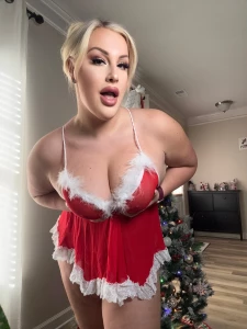Oh ya mrs claus is here