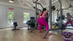 Personal gym trainer he saw my big beautiful ass working out he couldn